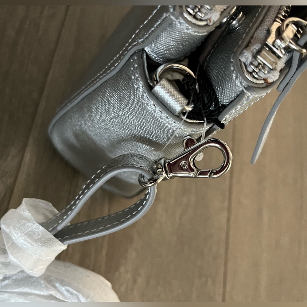 NWT Lo & Sons Pearl Saffiano Leather Silver Crossbody Bag Retails $300 - Picture 8 of 14